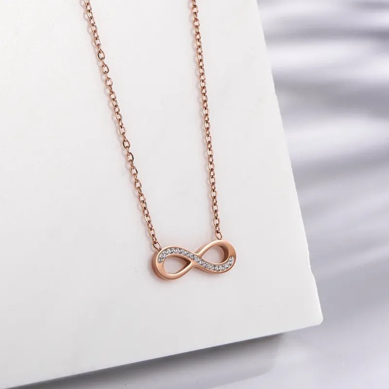 Collier Infinite