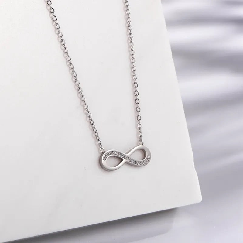 Collier Infinite